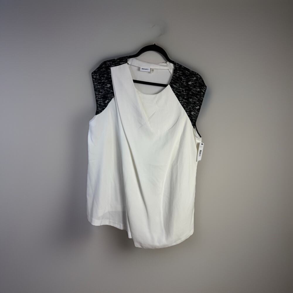 DKNYC‎ Plus Top NWT Women’s White Blouse Asymmetrical Hem Sleeveless Size 1X